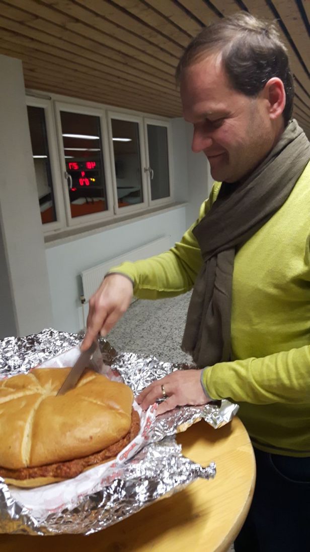 Zum Verzehr freigegeben - UBBC-Döller-Leberkässemmel