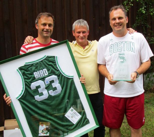 UBBC Legende Spazierer und längjähriger Coach beschenkt