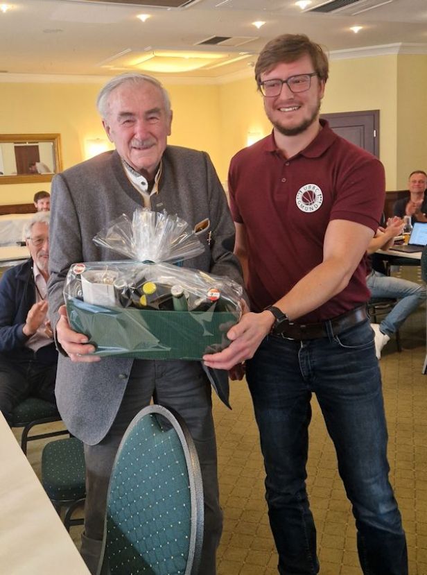 DIn allen Belangen überlegen - die Heimakteure aus Neuhaus