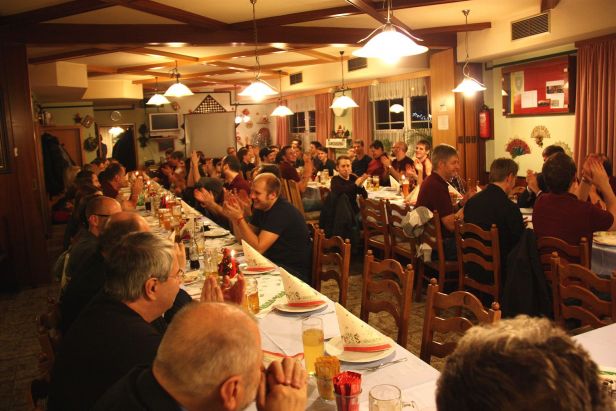DIn allen Belangen überlegen - die Heimakteure aus Neuhaus