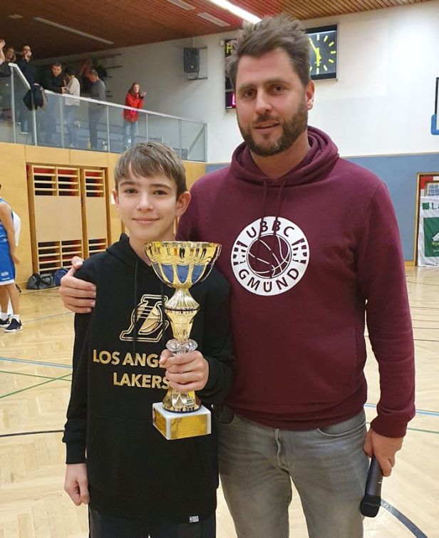 DIn allen Belangen überlegen - die Heimakteure aus Neuhaus