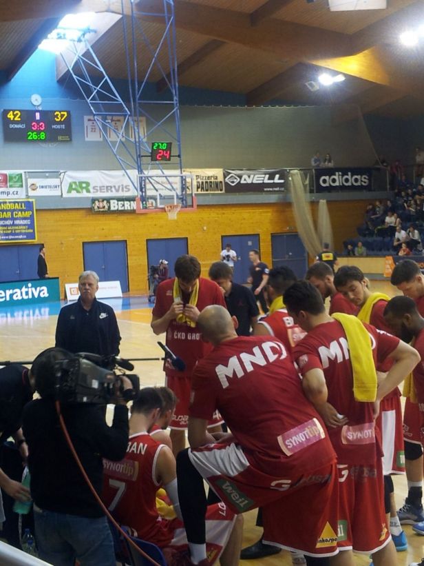 DIn allen Belangen überlegen - die Heimakteure aus Neuhaus