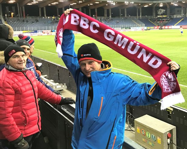 Präsident besucht Hauptstadtkicker