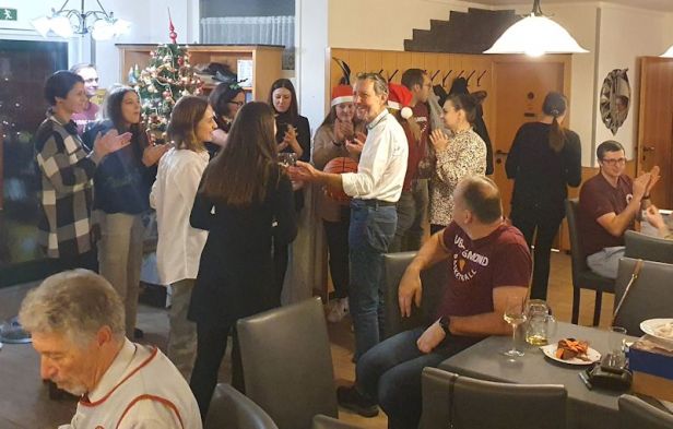 DIn allen Belangen überlegen - die Heimakteure aus Neuhaus