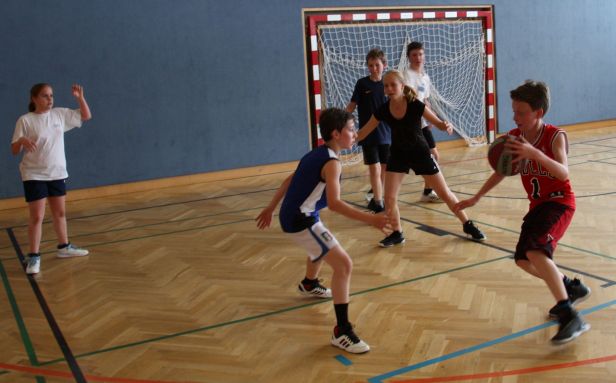 DIn allen Belangen überlegen - die Heimakteure aus Neuhaus