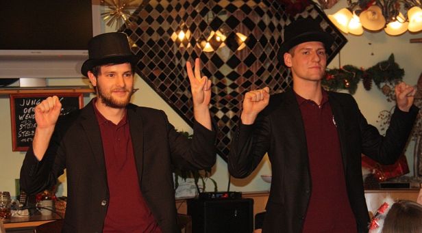 DIn allen Belangen überlegen - die Heimakteure aus Neuhaus