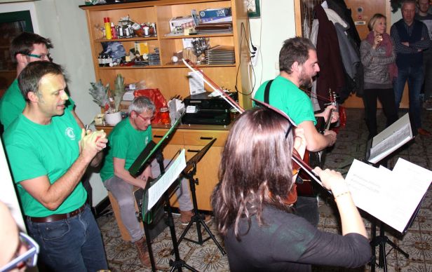 DIn allen Belangen überlegen - die Heimakteure aus Neuhaus