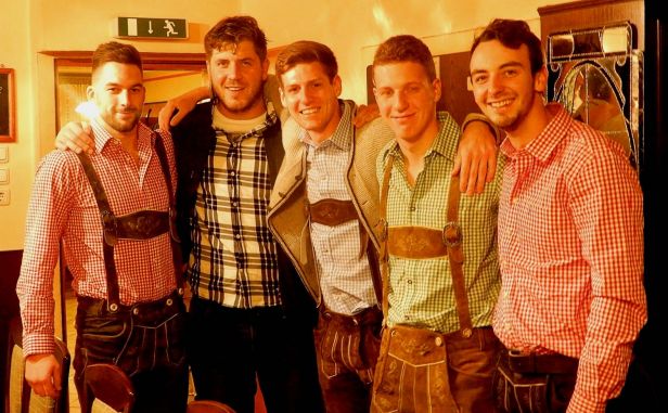 DIn allen Belangen überlegen - die Heimakteure aus Neuhaus