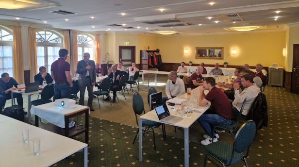 DIn allen Belangen überlegen - die Heimakteure aus Neuhaus