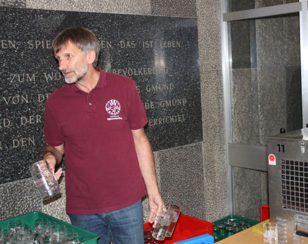 DIn allen Belangen überlegen - die Heimakteure aus Neuhaus