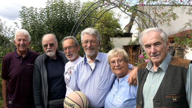 DIn allen Belangen überlegen - die Heimakteure aus Neuhaus