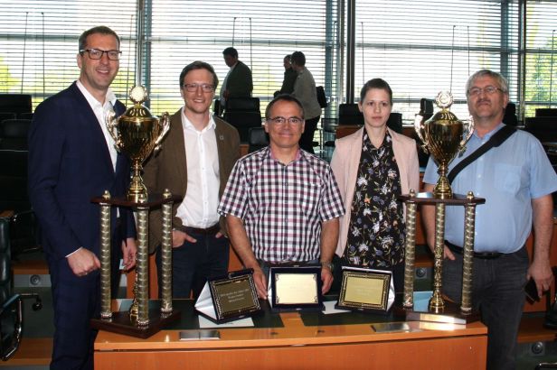 DIn allen Belangen überlegen - die Heimakteure aus Neuhaus