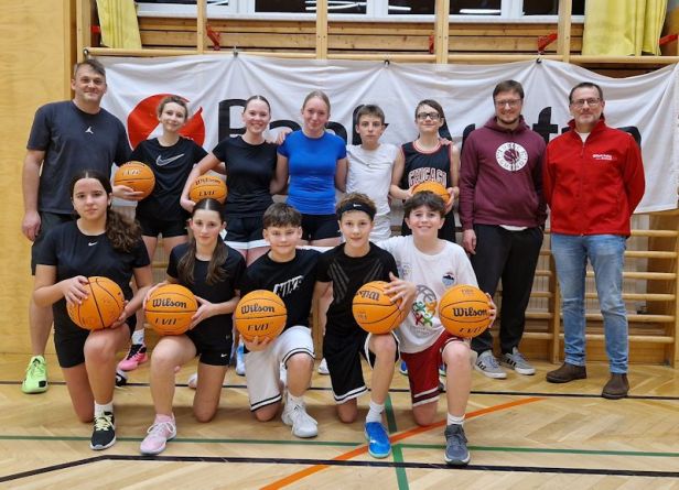 DIn allen Belangen überlegen - die Heimakteure aus Neuhaus