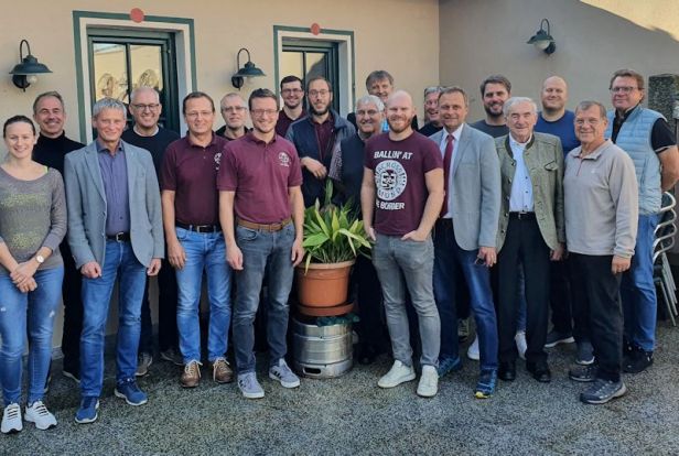 DIn allen Belangen überlegen - die Heimakteure aus Neuhaus