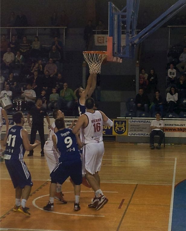 DIn allen Belangen überlegen - die Heimakteure aus Neuhaus