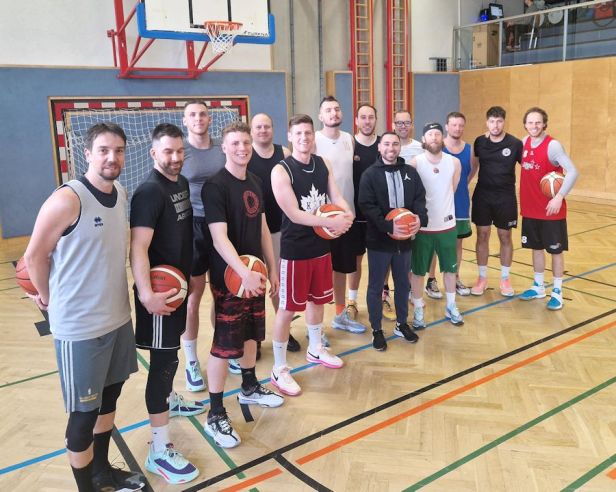 DIn allen Belangen überlegen - die Heimakteure aus Neuhaus