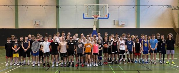 DIn allen Belangen überlegen - die Heimakteure aus Neuhaus